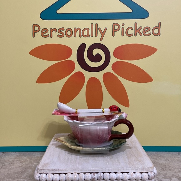 Corner Ruby Teacup and Saucer Set - Picture 1 of 9
